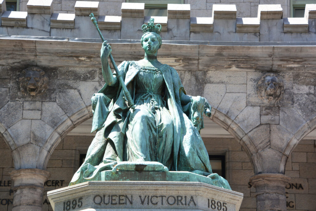 victoria day statue