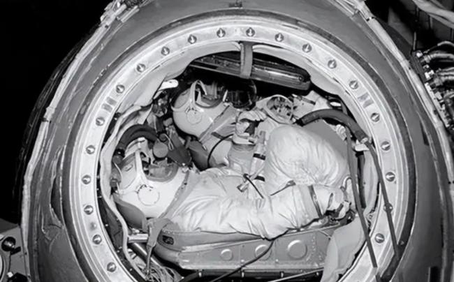 1971年苏联飞船返回地球，舱门打开却发现3名宇航员已经死亡！