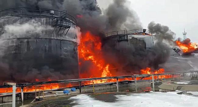乌克兰无人机轰炸俄罗斯炼油厂 1架直冲莫斯科