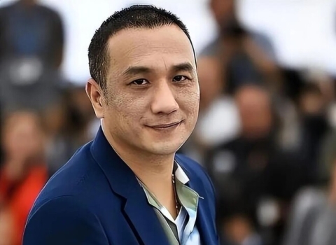当年对徐静蕾求婚多次未果 转头聊小14岁姑