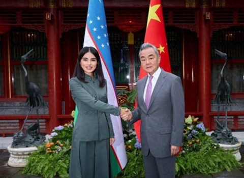 “第一千金”现身北京 一天连见两位中国高