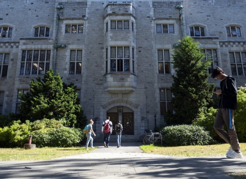 大学学历价值几何？招聘专家解析学历在人工