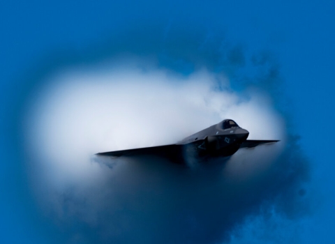 美国情报官员：中国试图窃取F-35技术