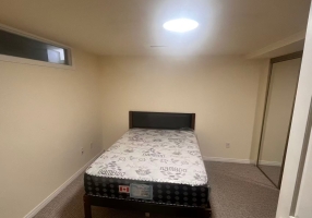 多伦多Richmond Hill 学区地下室出租（步行高中）