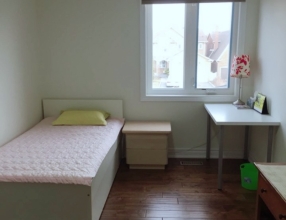 Steels Bathurst 2楼房出租