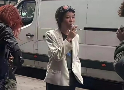 王菲女儿“快乐照”曝光 这下谁也救不了她