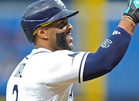 光芒绝杀蓝鸟：Yandy Díaz关键两分炮，Ras