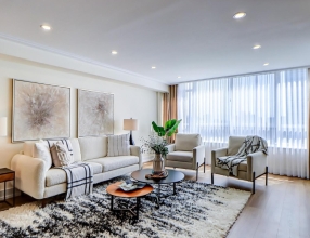 国际品牌精装，私梯入户，地下双车位。价格面议！！