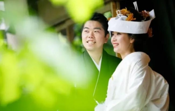 日本新娘出嫁为何要戴白帽子