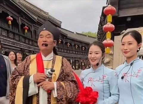 郭德纲刚受罚 朱之文又因同一首歌引发众怒