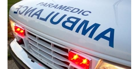 伊格林顿西部摩托车事故 20多岁女性受伤送