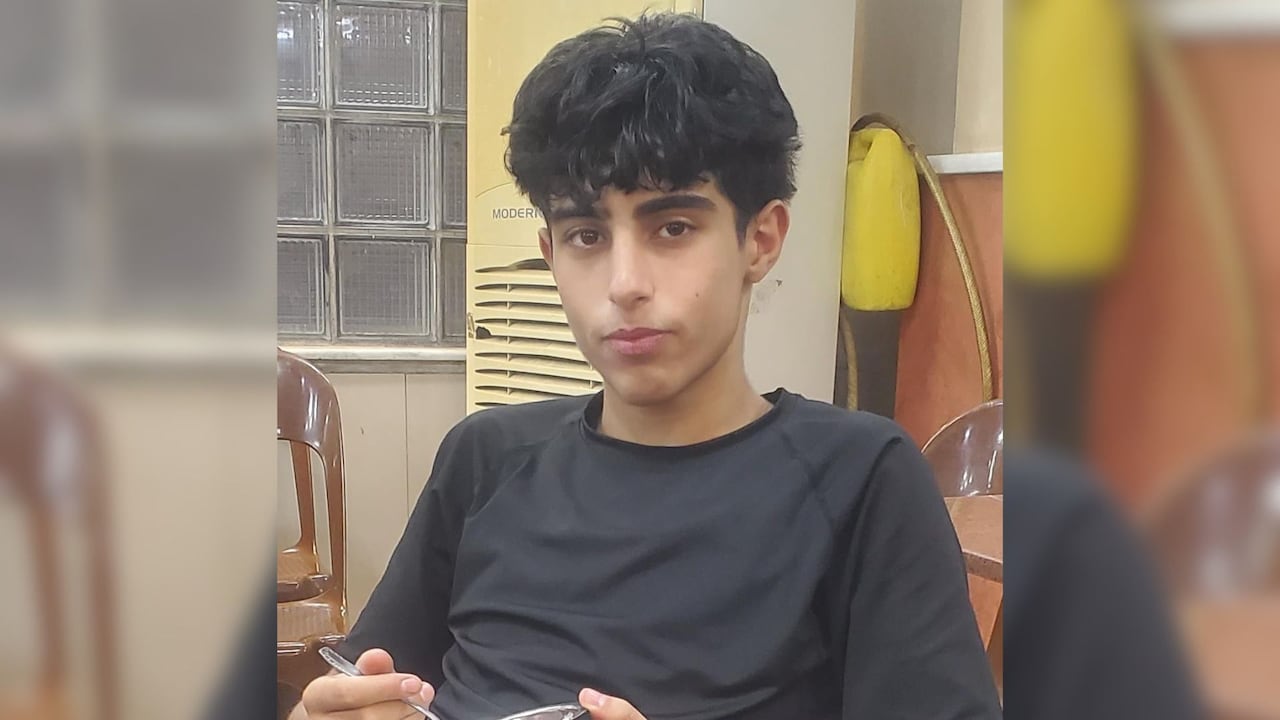 “他是第一个叫我妈妈的人”，母亲谈到在汉密尔顿购物中心枪击事件中丧生的青少年时说 ...