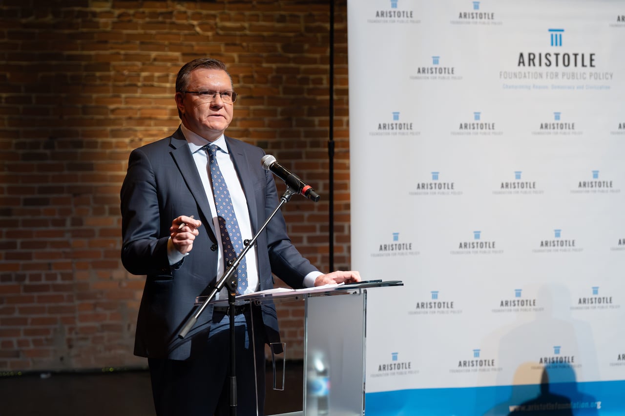 Constitutional lawyer Keith Wilson argued in favour of Alberta independence at a debate in Calgary on Monday night. He suggested Alberta had a large enough economy to thrive on its own, and could negotiate with Canada from a position of strength as i