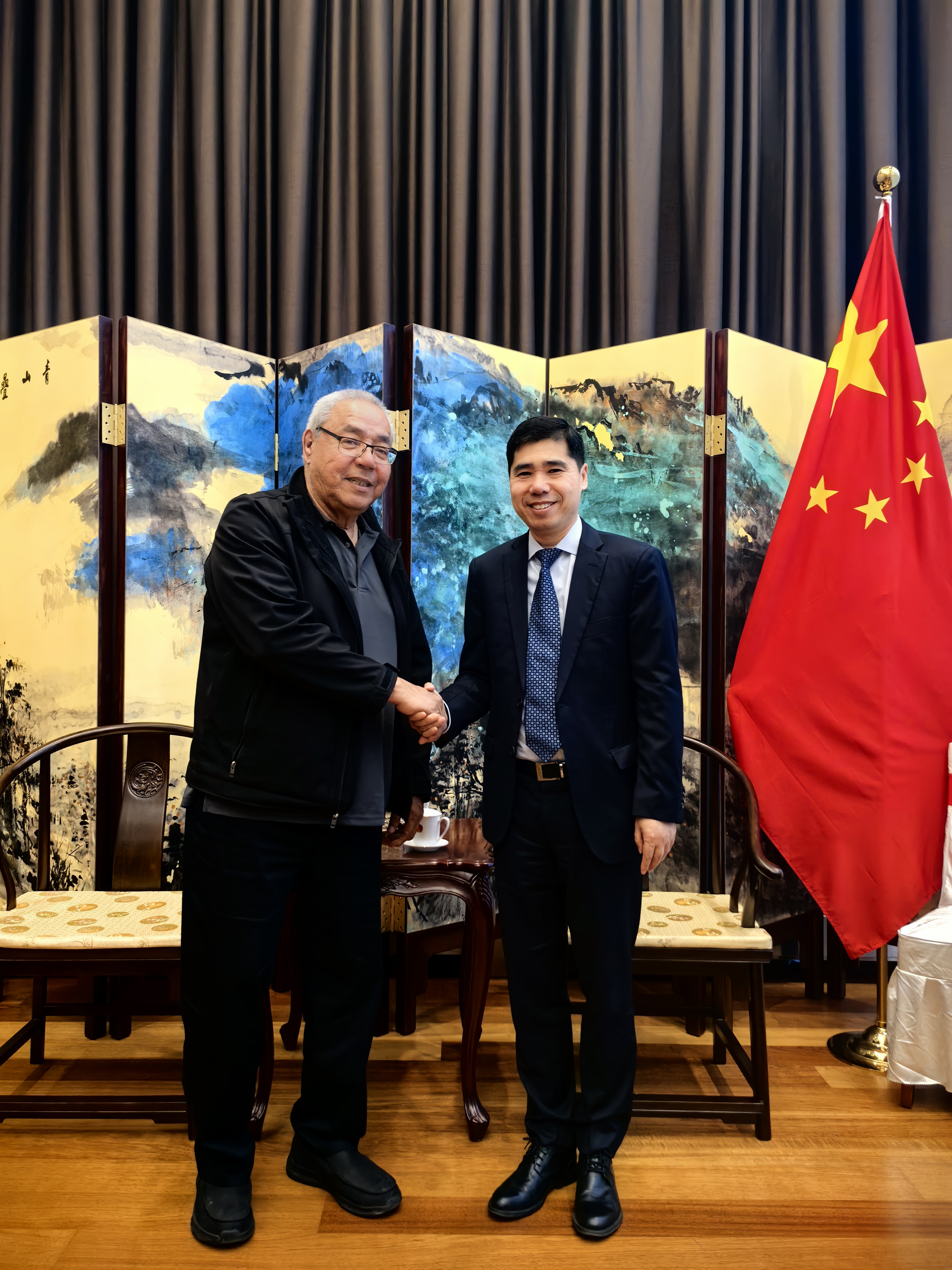 驻加拿大大使王镝会见曼尼托巴省第一民族酋长瓦斯特西科特 ...
