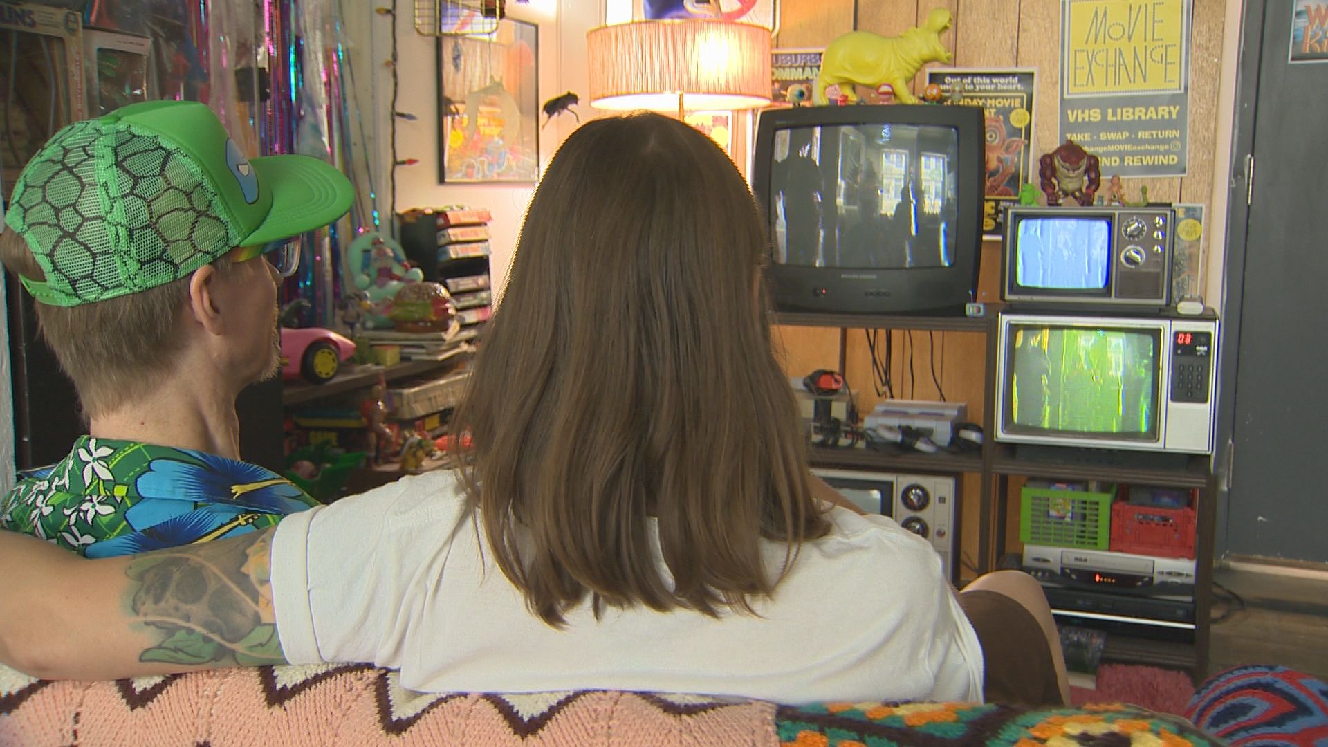 怀旧浪潮兴起：温尼伯VHS录像带重新走红 复古影像魅力吸引年轻一代（配图4）