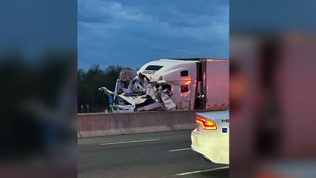 惠特比 401 号高速公路上发生逆向碰撞事故，SIU 报警称“死亡”：警方 ...