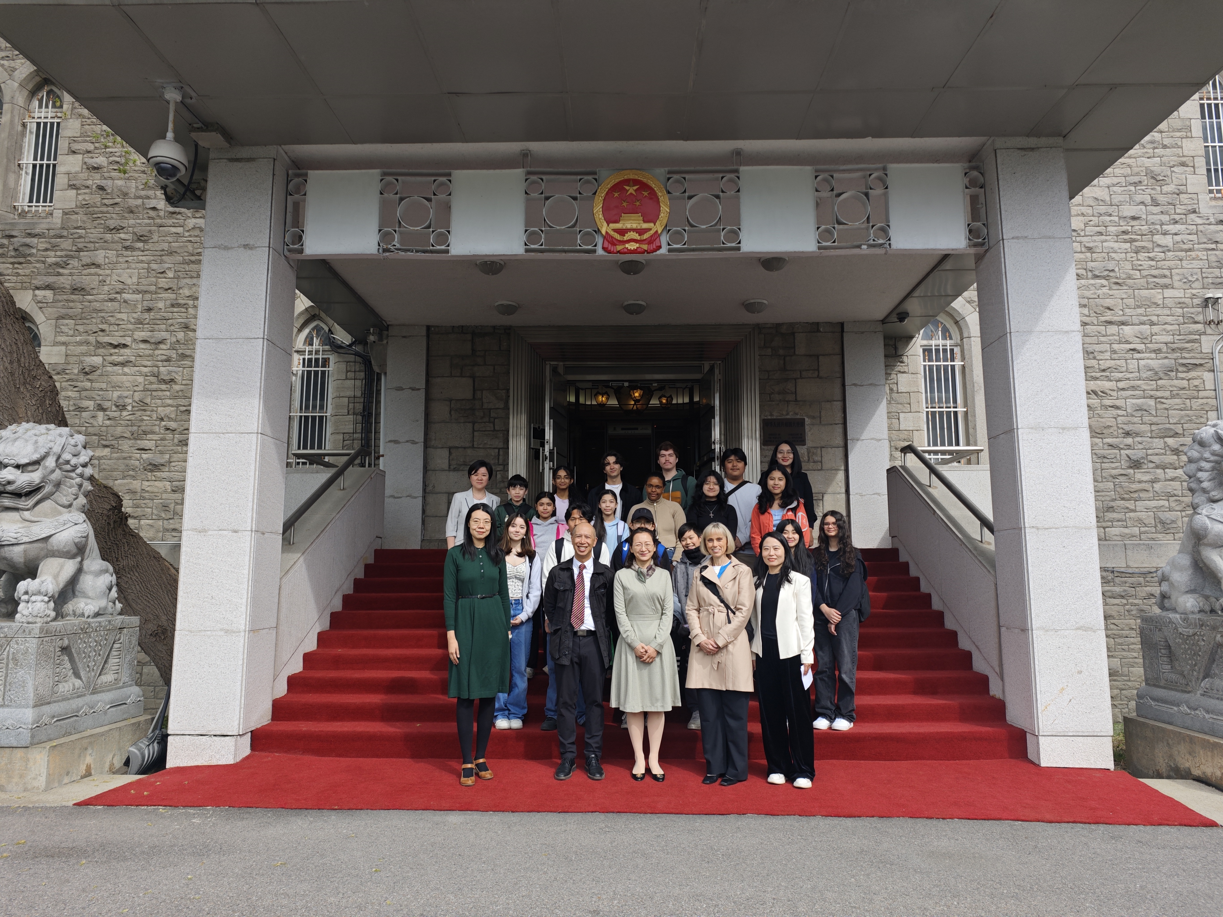 驻加拿大使馆举办“亚裔传统月” 圣彼得中学接待日活动