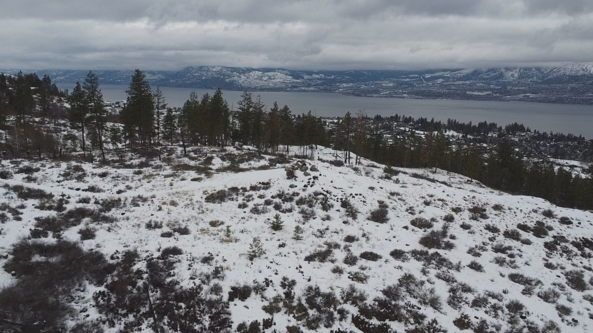Okanagan面对干燥的冬天，积雪略低于正常