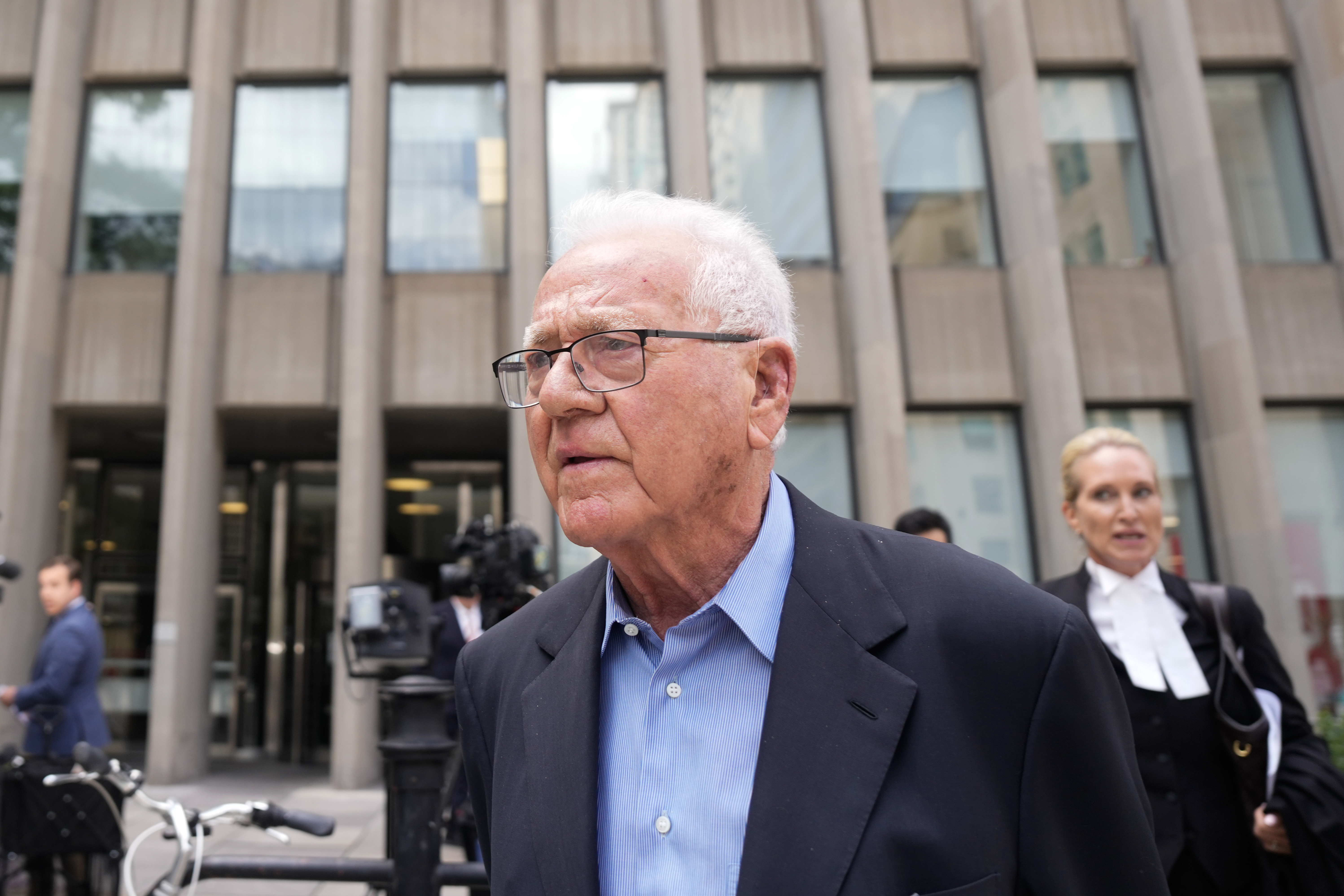 亿万富豪Frank Stronach性侵案判决生变 检方提起上诉