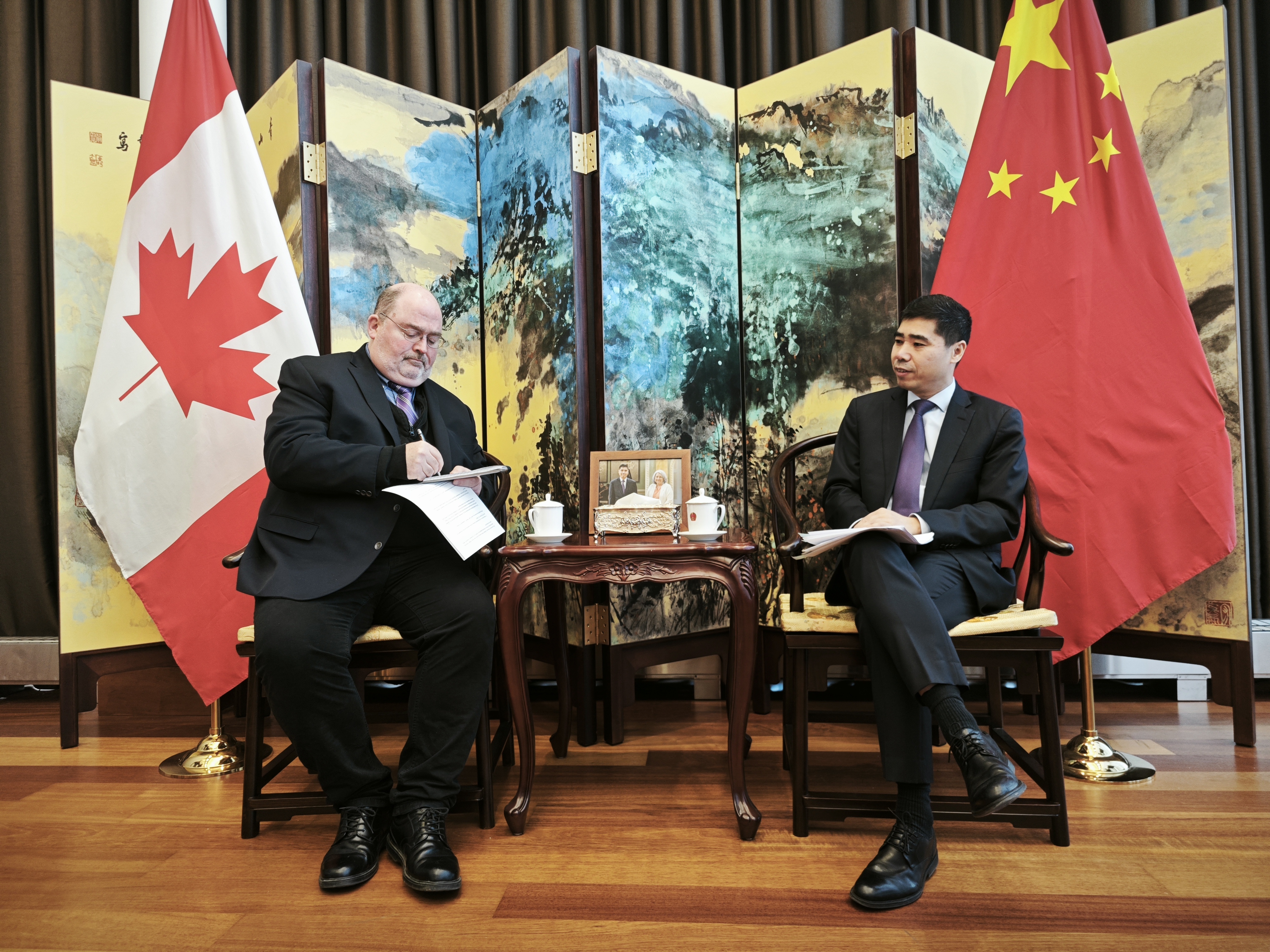 希望加方同中方相向而行，促进中加关系改善发展 ——中国驻加拿大大使王镝接受加最大 ...