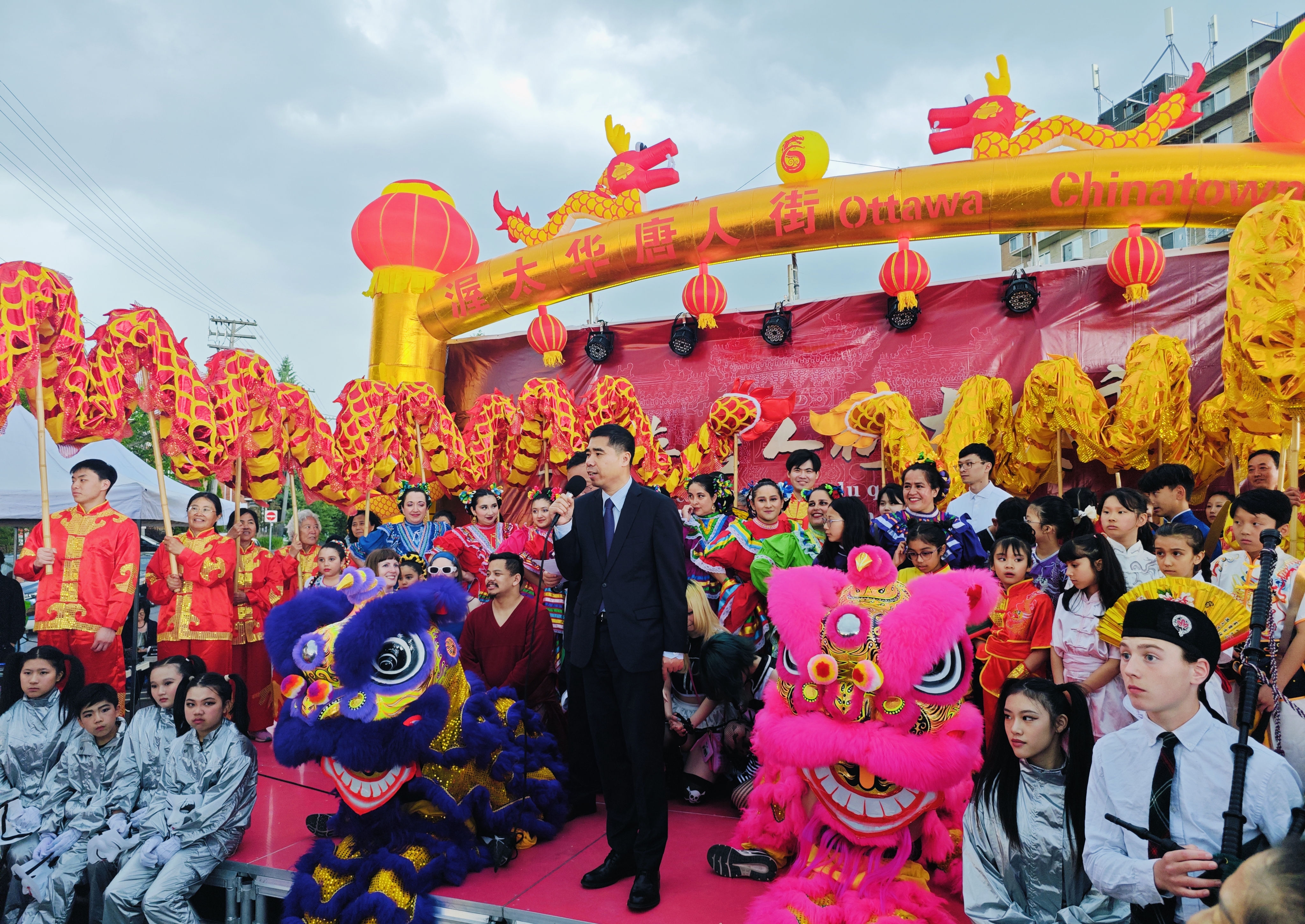 驻加拿大大使王镝出席渥太华唐人街大夜市开幕式