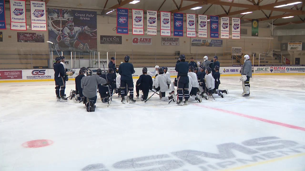 艾伯塔省 Spruce Grove Saints 队为 BCHL 的第一个完整赛季做准备