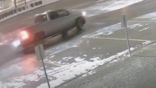警方公布了 GTA 电影院四起驾车枪击事件中嫌疑车辆的录像