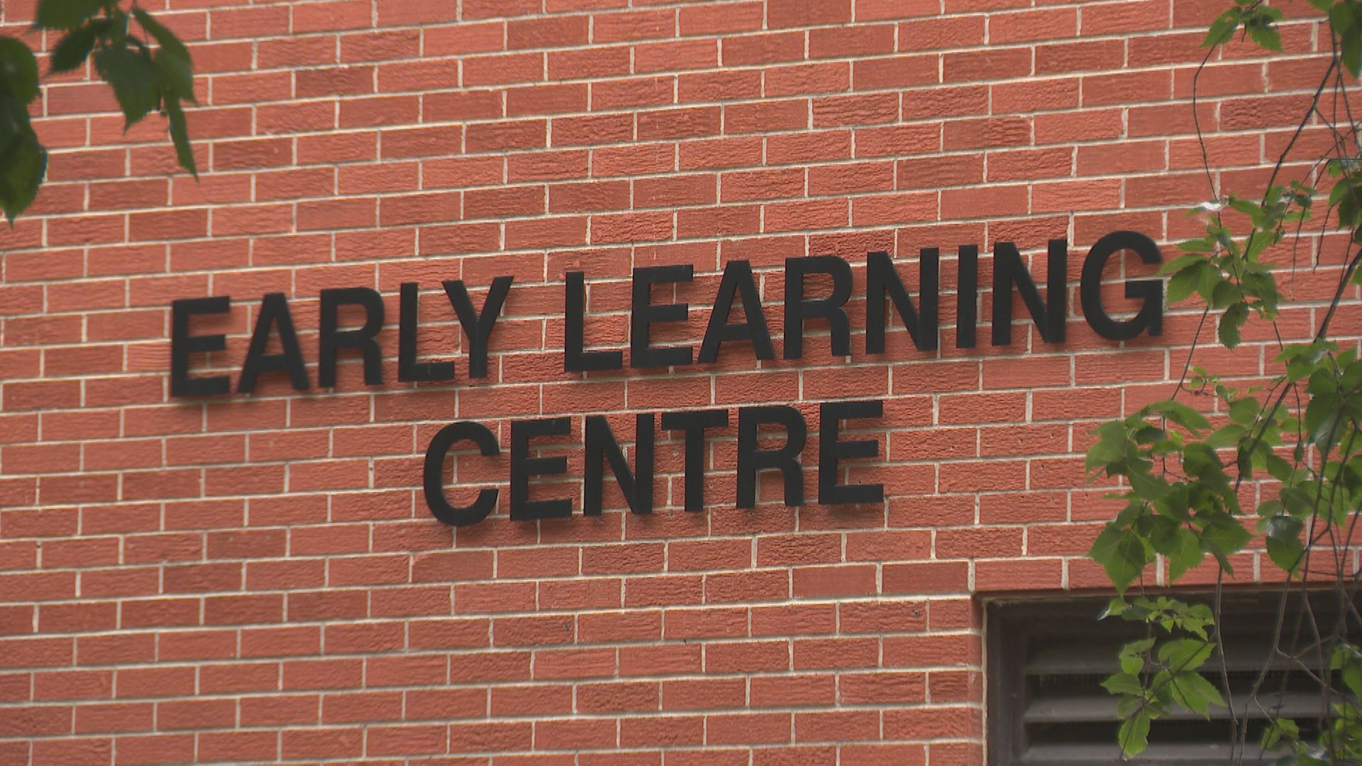雷吉纳早教中心学前项目面临停摆 近百家长联名请愿要求重启
