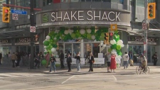 Shake Shack 在多伦多市中心正式开设加拿大第一家分店