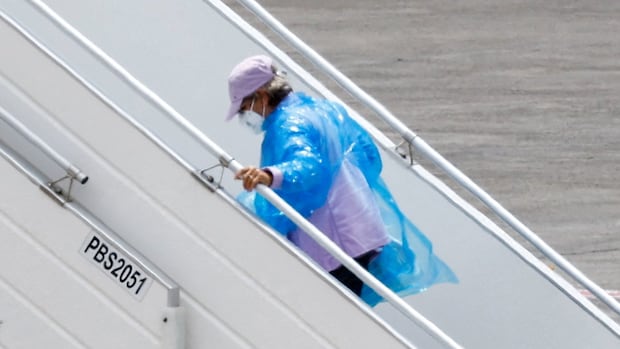 在维多利亚州接受汉坦病毒隔离的 4 名乘客来自 BC 省。和育空地区，顶级医生说 ...