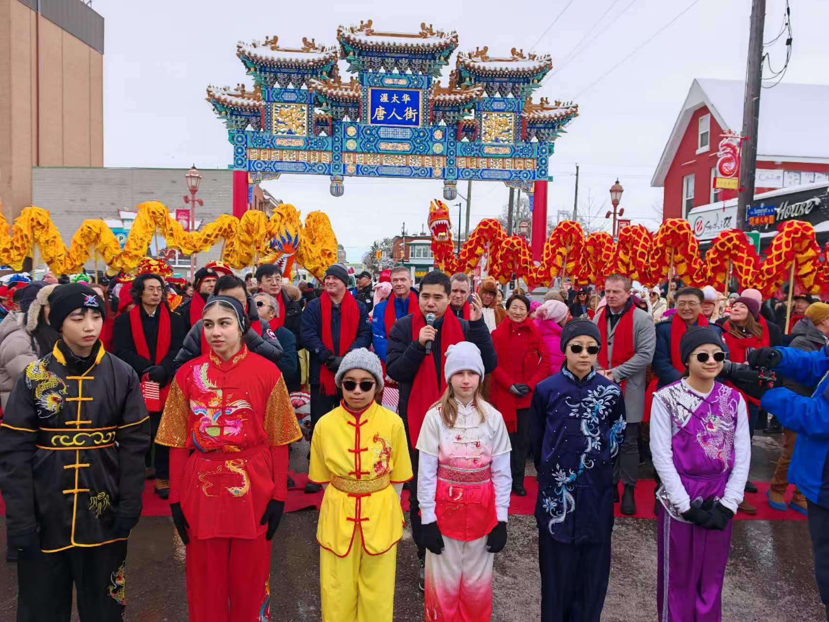 驻加拿大大使王镝出席渥太华唐人街春节庆祝活动