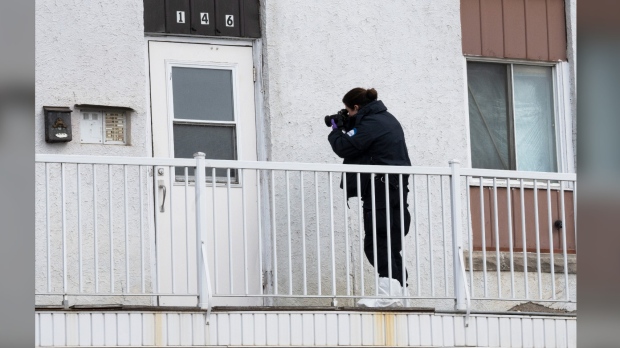 验尸官发布魁北克警官、袭击者被杀事件“本可避免”的报告 ...