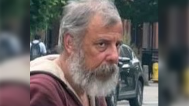 男子因涉嫌在多伦多市中心有轨电车上暴露自己而被通缉