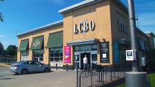 “福特的干燥夏季开始了”：所有 LCBO 商店因工人罢工而关闭 ...