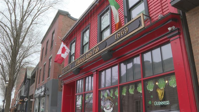 由于美国关税威胁，弗雷德里克顿酒吧（Fredericton Pub