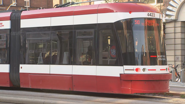 交通时间增加两倍后，TTC 调整士巴丹娜大道 (Spadina Avenue) 的巴士服务 ...
