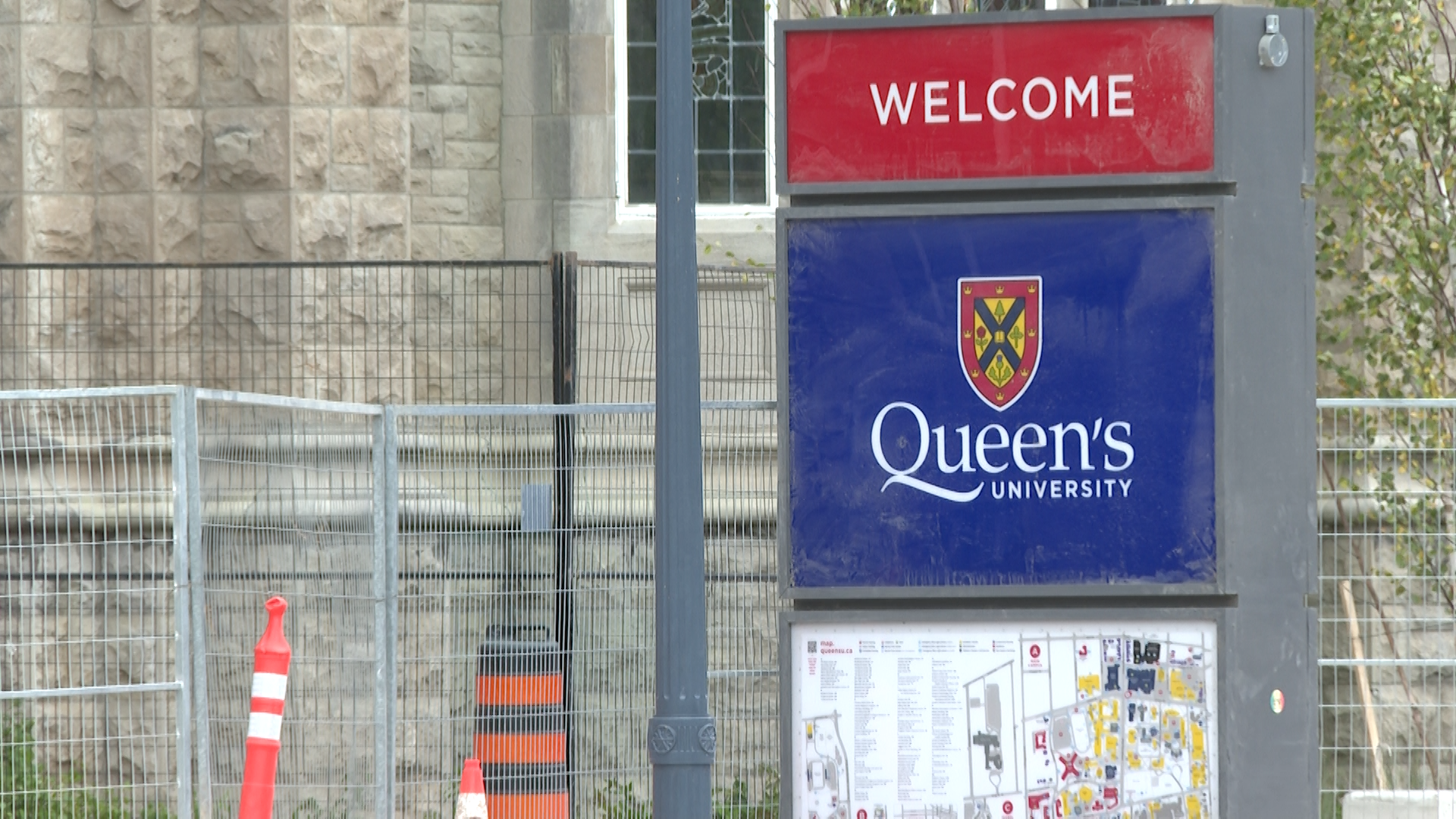 女王大学一年级学生为学年做准备