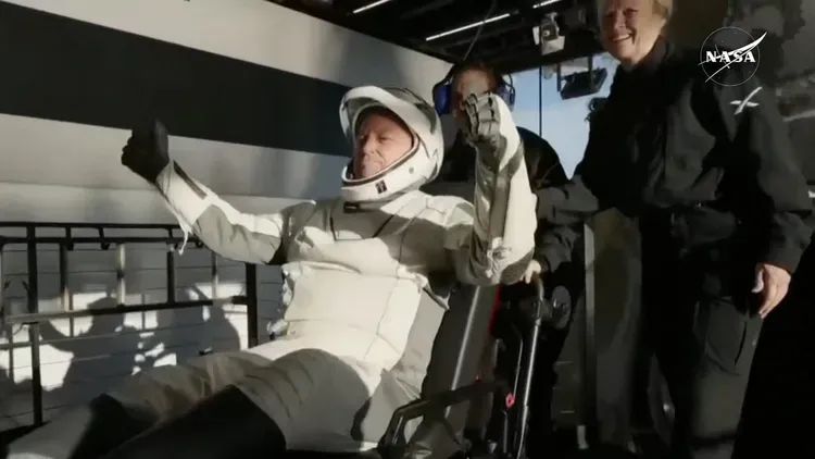 回来了！滞留太空站9个月终于重返地球，马斯克飞龙号救援成功 ...