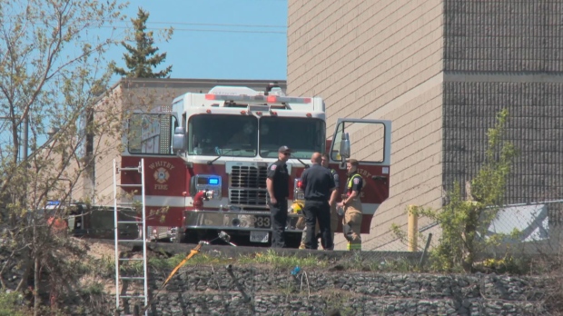惠特比一名男子被发现被困压路机下身亡