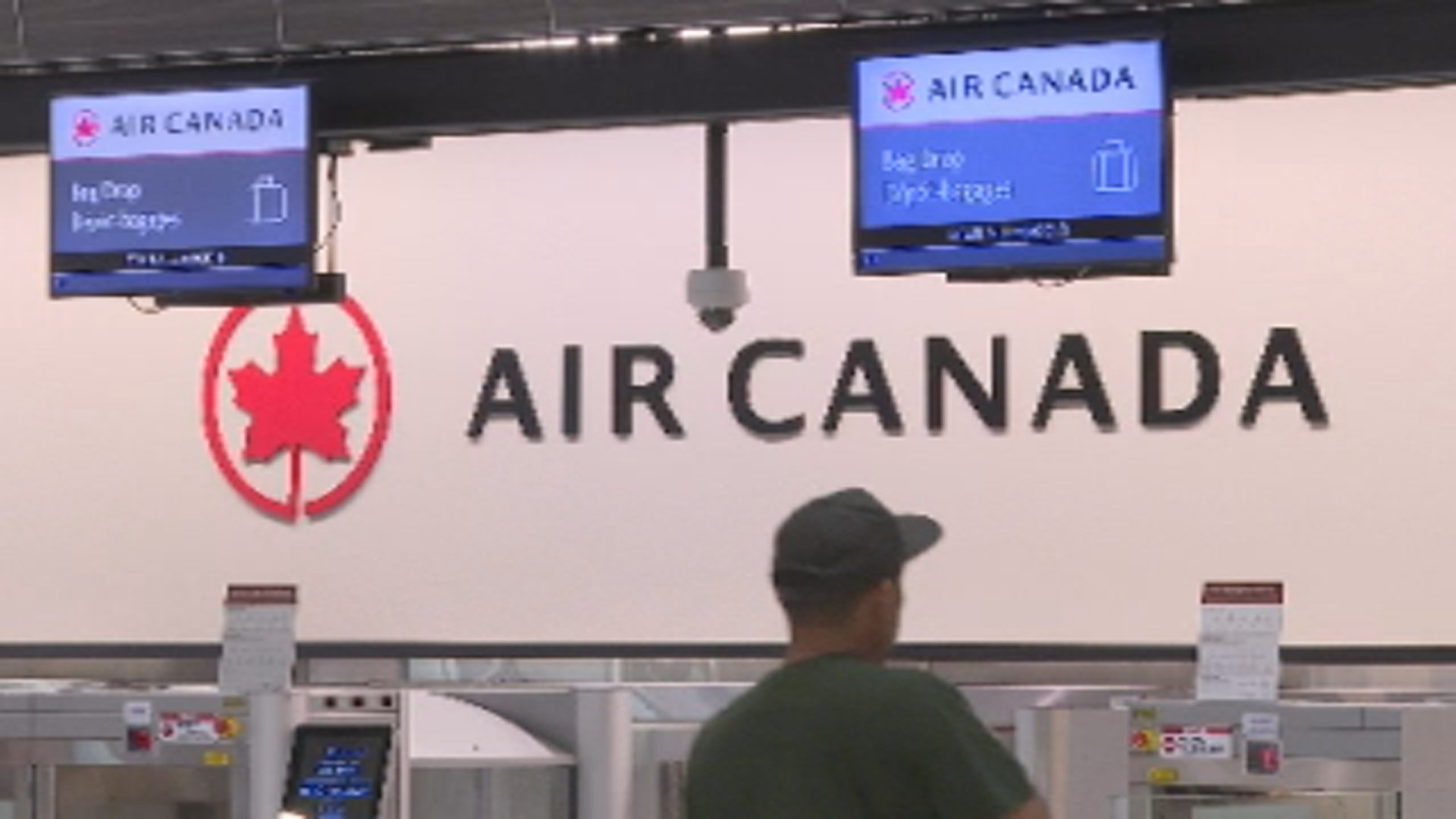 加拿大航空乘客担心飞行员可能罢工