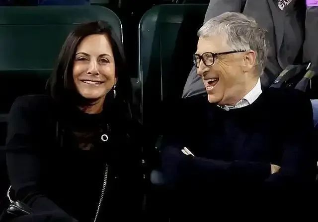 媒体:63岁的豪门遗孀 与前世界首富官宣热恋(组图)