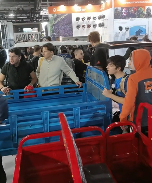 国产“三蹦子”走红米兰车展:农场主们尤其喜爱(组图)