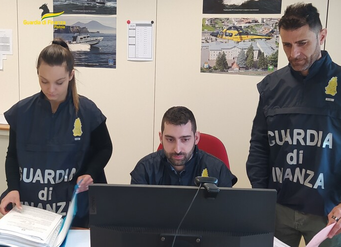 意“幽灵”华人被捕 查封别墅、豪车、名表、现金(图)