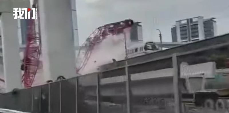 实拍塔吊侵入地铁现场 车厢一地玻璃渣 上海地铁致歉