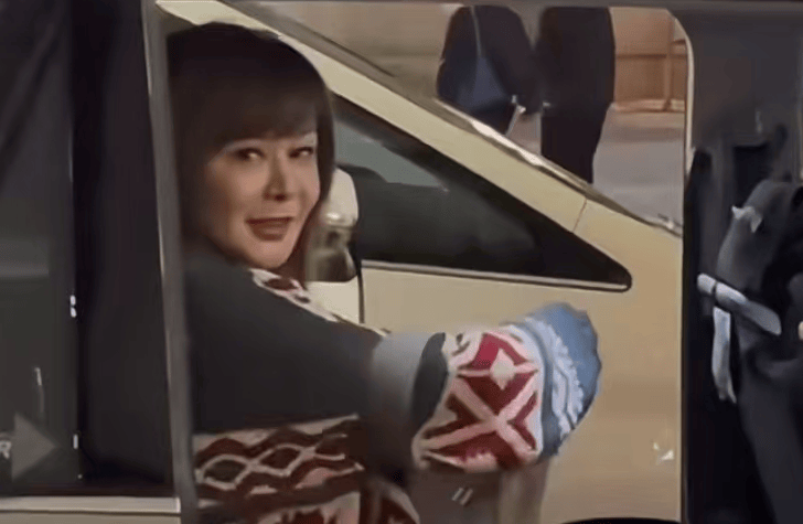 容貌焦虑?关之琳生图露老态 好友晒合影P回20岁(组图)