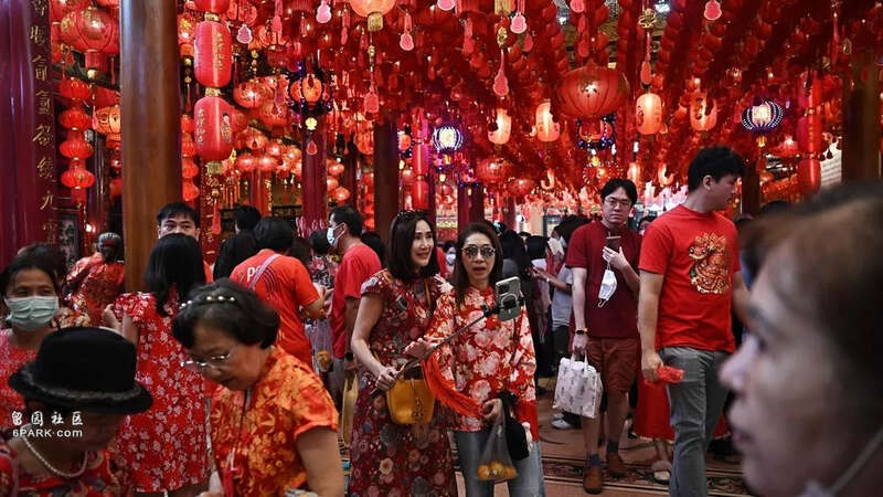 泰国都“塌房”了 为何来过春节的中国游客还这么多?