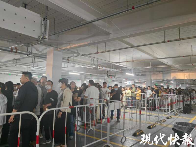 南京Costco开业:排队1个多小时才进场,爱马仕包秒光(图)