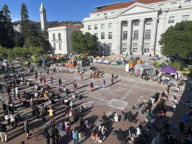 加州大学访问学者亲历高校抗议:美国自信心下降的表现