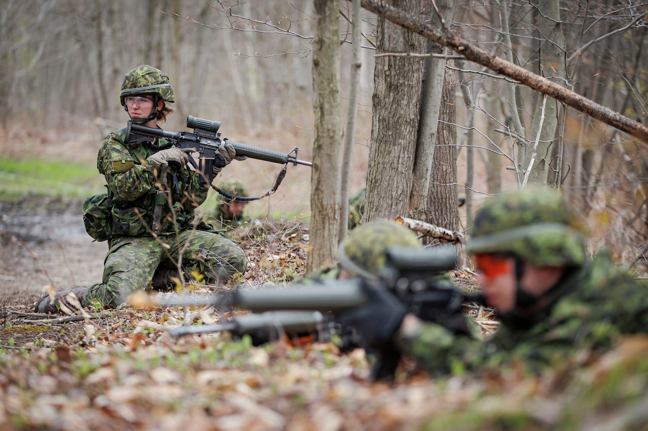 Military recruits train.