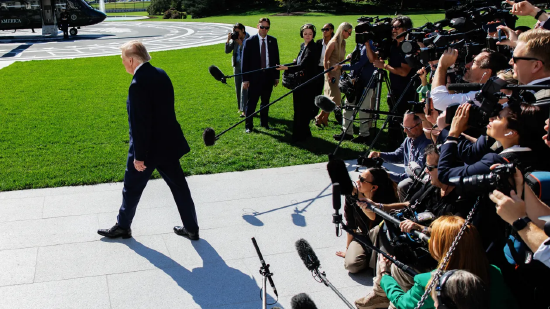 特朗普将就阻止白宫封禁MS NOW、CNN和Politico的命令提出上诉